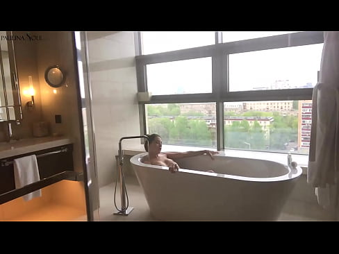 ❤️ Babe yang luar biasa ghairah jerking off dia di dalam bilik air ️❌ Lucah tegar pada kami